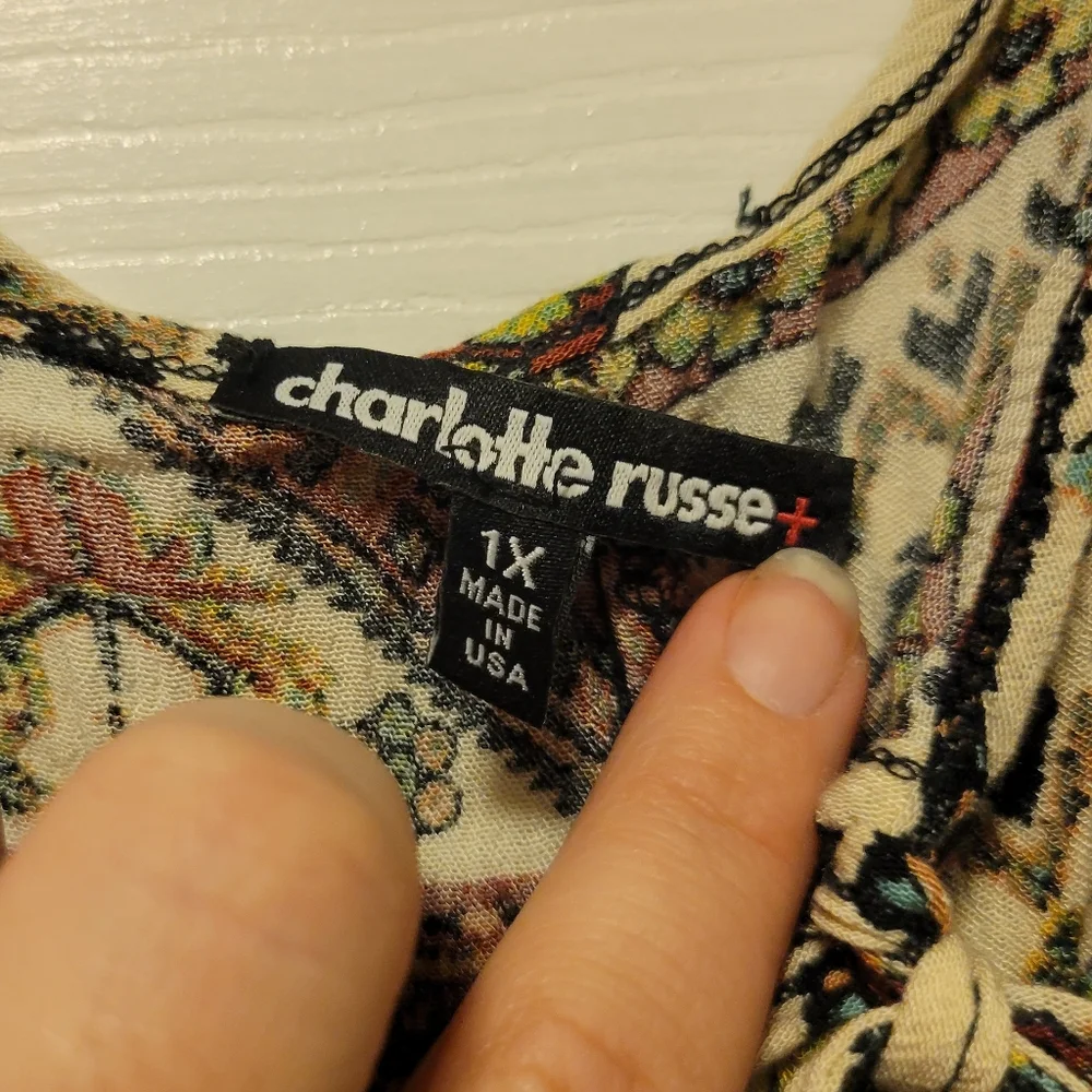 Cut out shoulder/off shoulder dress lace details on arms size 1x Charlotte Russe - Picture 4 of 9